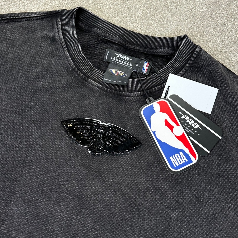 Pro Standard Womens XL NBA Pelicans Washed Black Glitter Patch Crop Sweatshirt